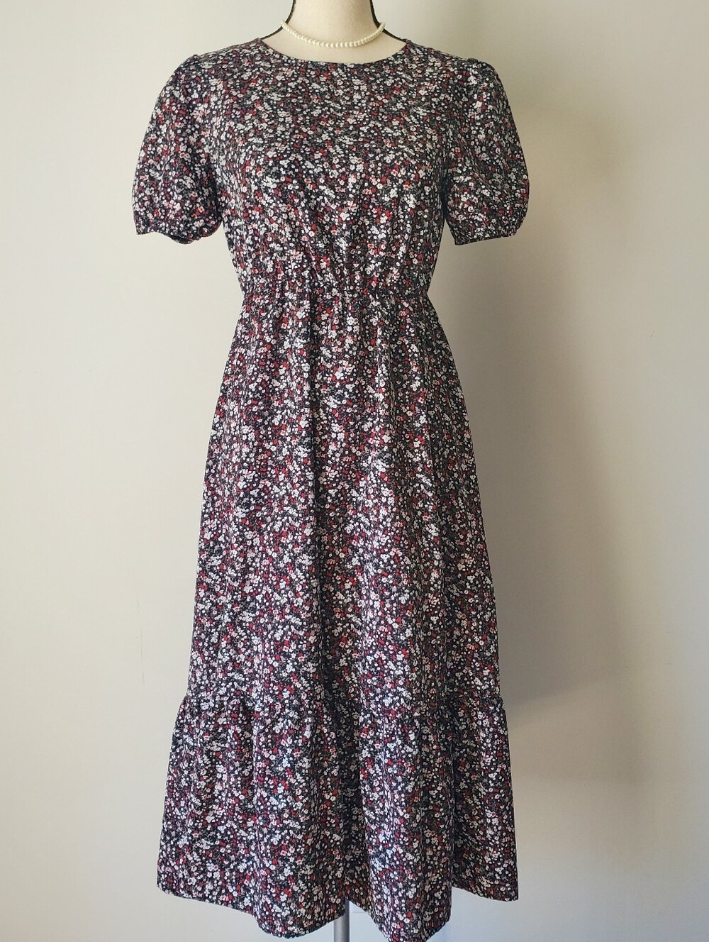 Floral Puff Sleeve Midi Dress in Black and Pink